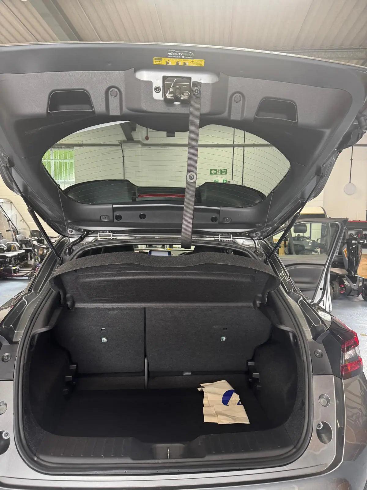 Boot strap fitting in to Nissan Juke