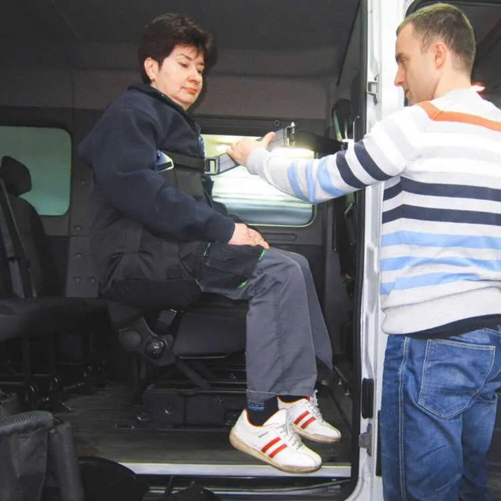 BAS (NW) Hurt Person Lift Up To 120kg For Rear and Front Seated Passengers mobility product 2